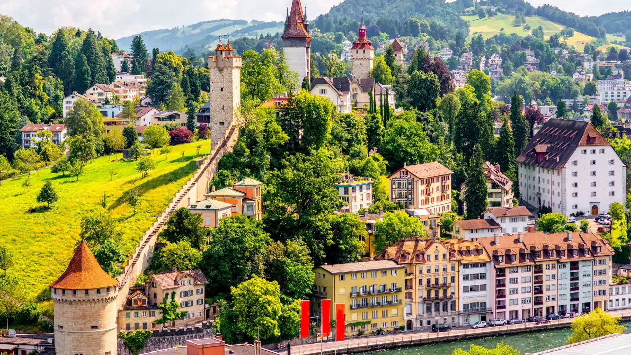 Lucerna vista de cima