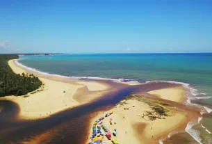 Praia de Caraíva na Bahia