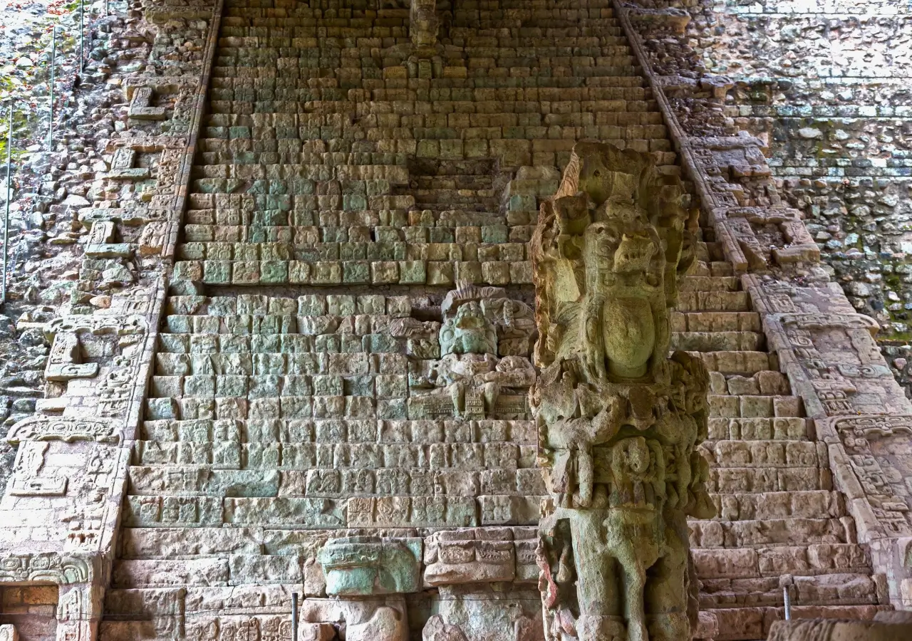 Escadaria dos Hieróglifos