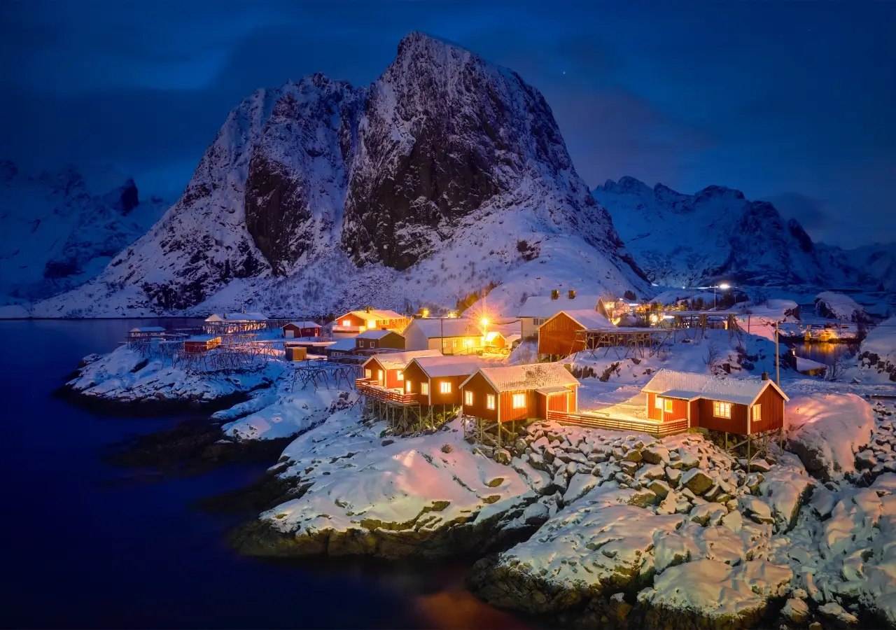 Ilhas Lofoten à noite, vista do alto